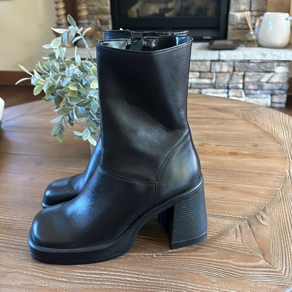 Steve Madden Fantsie Black Leather Square Toe Block Heel Boot - Picture 3 of 6